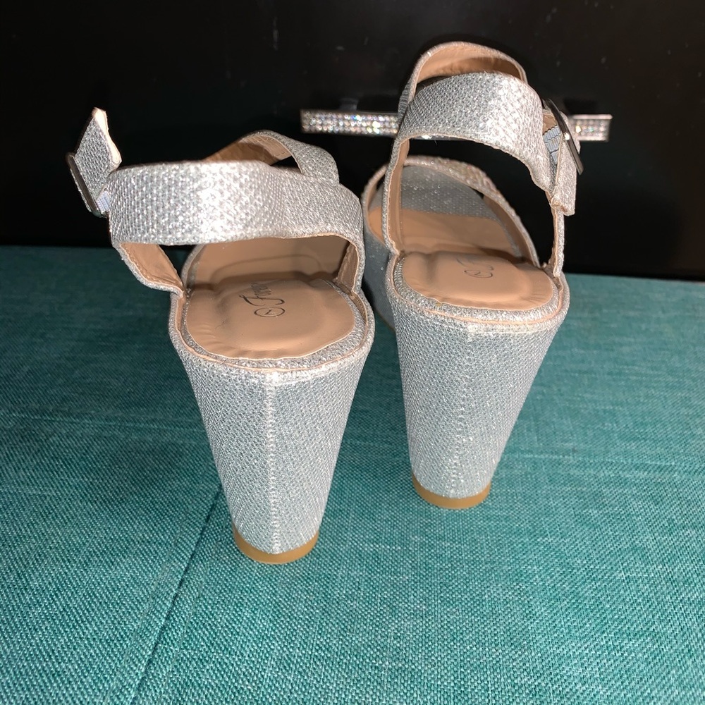 Heels - Picture 5 of 5